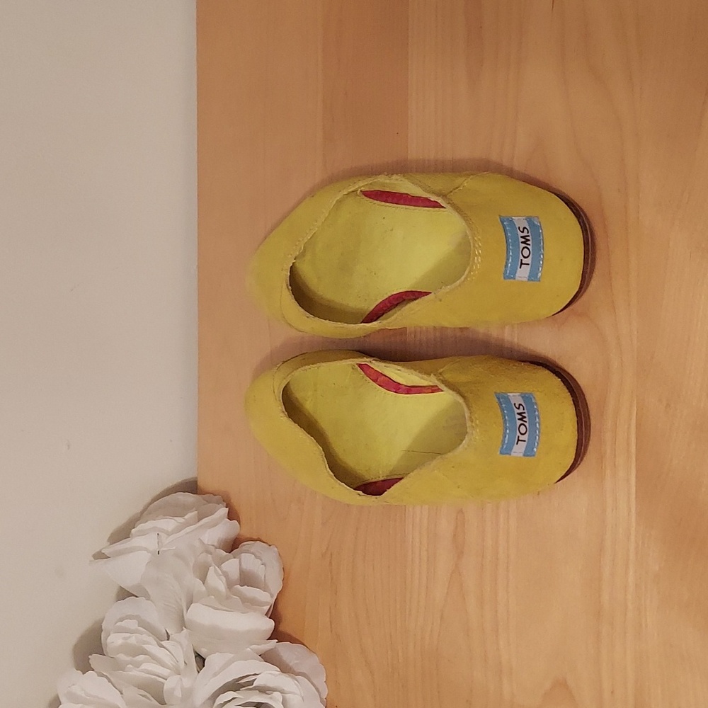 TOMS Shoes Blazing Yellow Women's Jutti Suede Flats Size 7 - Picture 5 of 16